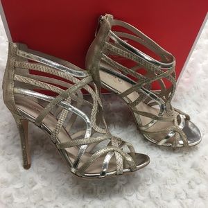 NIB Coach Lancaster Heels in Gold Dusted Size 8.5